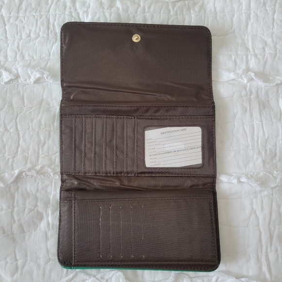 Kelly Green and Gold Hardware Wallet NWOT Faux Leather - Picture 6 of 10